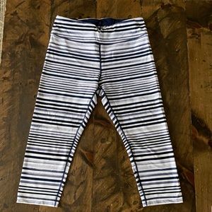 GUC Tommy Hilfiger Capri Yoga Pants Size L